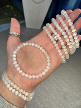 Load image into Gallery viewer, Selenite stone bracelet