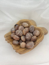 Load image into Gallery viewer, Sunstone tumble stones