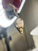 Load image into Gallery viewer, Plume Agate pendant