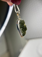 Load image into Gallery viewer, Moldavite pendant