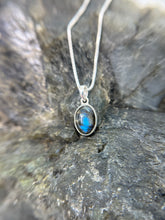 Load image into Gallery viewer, Labradorite pendant