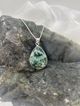 Load image into Gallery viewer, Seraphinite pendant