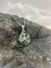 Load image into Gallery viewer, Seraphinite pendant