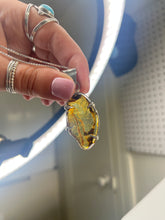 Load image into Gallery viewer, Amber pendant