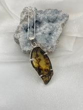 Load image into Gallery viewer, Amber pendant