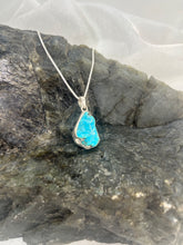 Load image into Gallery viewer, Turquoise pendant