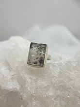 Load image into Gallery viewer, Secret Garden Quartz ring