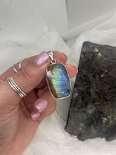 Load and play video in Gallery viewer, Faceted Labradorite pendant