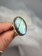 Load and play video in Gallery viewer, Labradorite ring