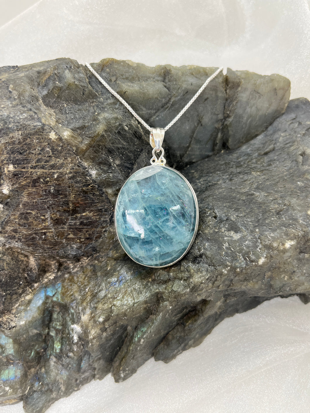 Aquamarine pendant