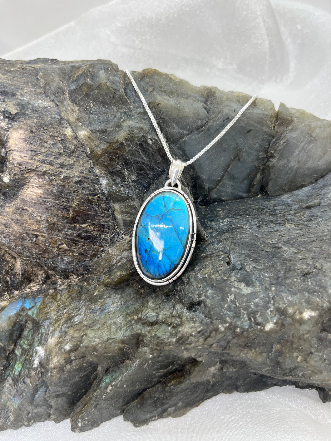 Labradorite pendant