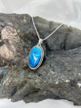 Load image into Gallery viewer, Labradorite pendant
