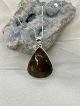 Load image into Gallery viewer, Secret Garden Quartz pendant
