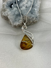 Load image into Gallery viewer, Dendritic Quartz pendant
