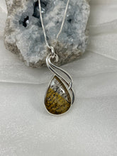 Load image into Gallery viewer, Dendritic Quartz pendant
