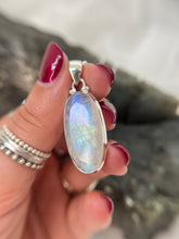 Load image into Gallery viewer, Moonstone pendant
