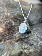 Load image into Gallery viewer, Moonstone pendant
