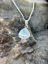 Load image into Gallery viewer, Moonstone pendant
