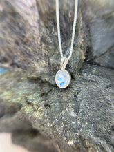 Load image into Gallery viewer, Moonstone pendant
