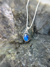 Load image into Gallery viewer, Labradorite pendant
