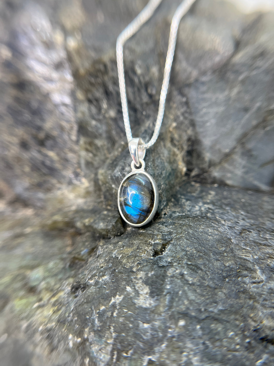 Labradorite pendant