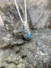 Load image into Gallery viewer, Labradorite pendant
