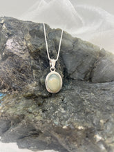 Load image into Gallery viewer, Moonstone pendant
