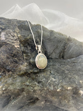 Load image into Gallery viewer, Moonstone pendant
