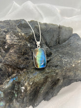 Load image into Gallery viewer, Faceted Labradorite pendant
