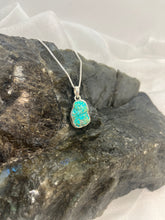 Load image into Gallery viewer, Turquoise pendant
