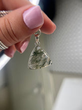 Load image into Gallery viewer, Moss Agate pendant
