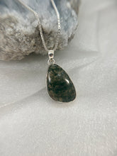 Load image into Gallery viewer, Moss Agate pendant
