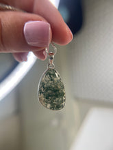 Load image into Gallery viewer, Moss Agate pendant
