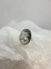 Load image into Gallery viewer, Secret Garden Quartz ring
