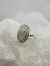 Load image into Gallery viewer, Secret Garden Quartz ring
