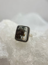 Load image into Gallery viewer, Secret Garden Quartz ring
