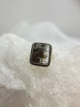 Load image into Gallery viewer, Secret Garden Quartz ring
