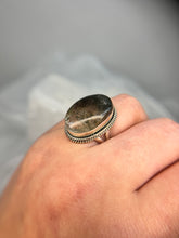 Load image into Gallery viewer, Secret Garden Quartz ring
