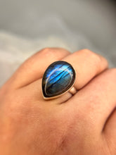 Load image into Gallery viewer, Labradorite ring
