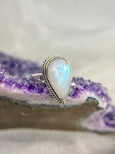 Load image into Gallery viewer, Moonstone ring
