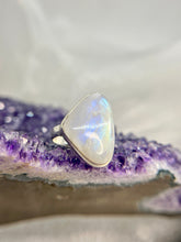 Load image into Gallery viewer, Moonstone ring
