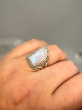 Load image into Gallery viewer, Moonstone ring
