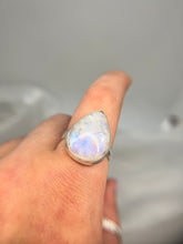 Load image into Gallery viewer, Moonstone ring
