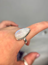 Load image into Gallery viewer, Moonstone ring
