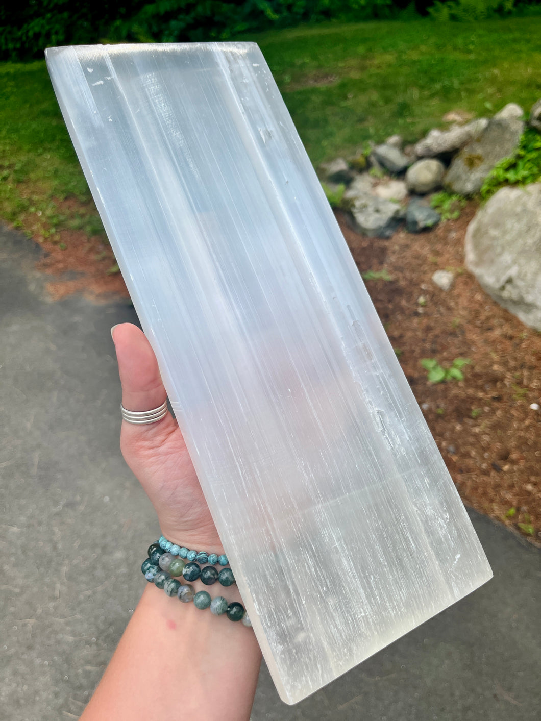 Selenite charging plate