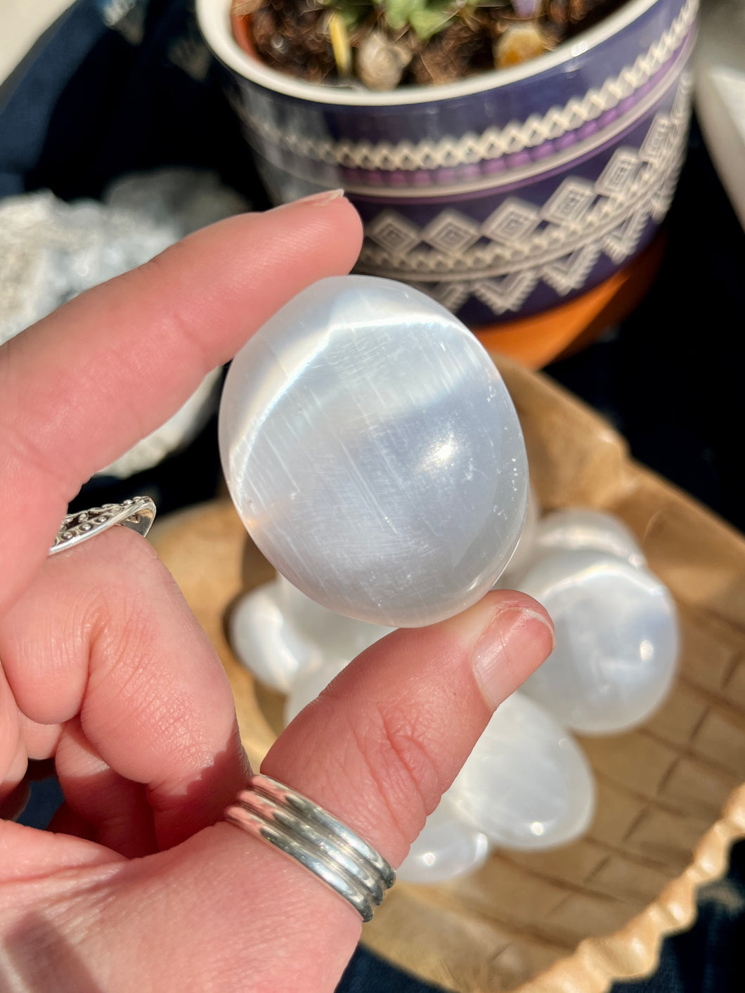 Selenite palm stone