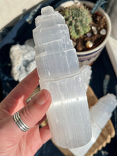 Load image into Gallery viewer, Selenite single tower - 6&quot;
